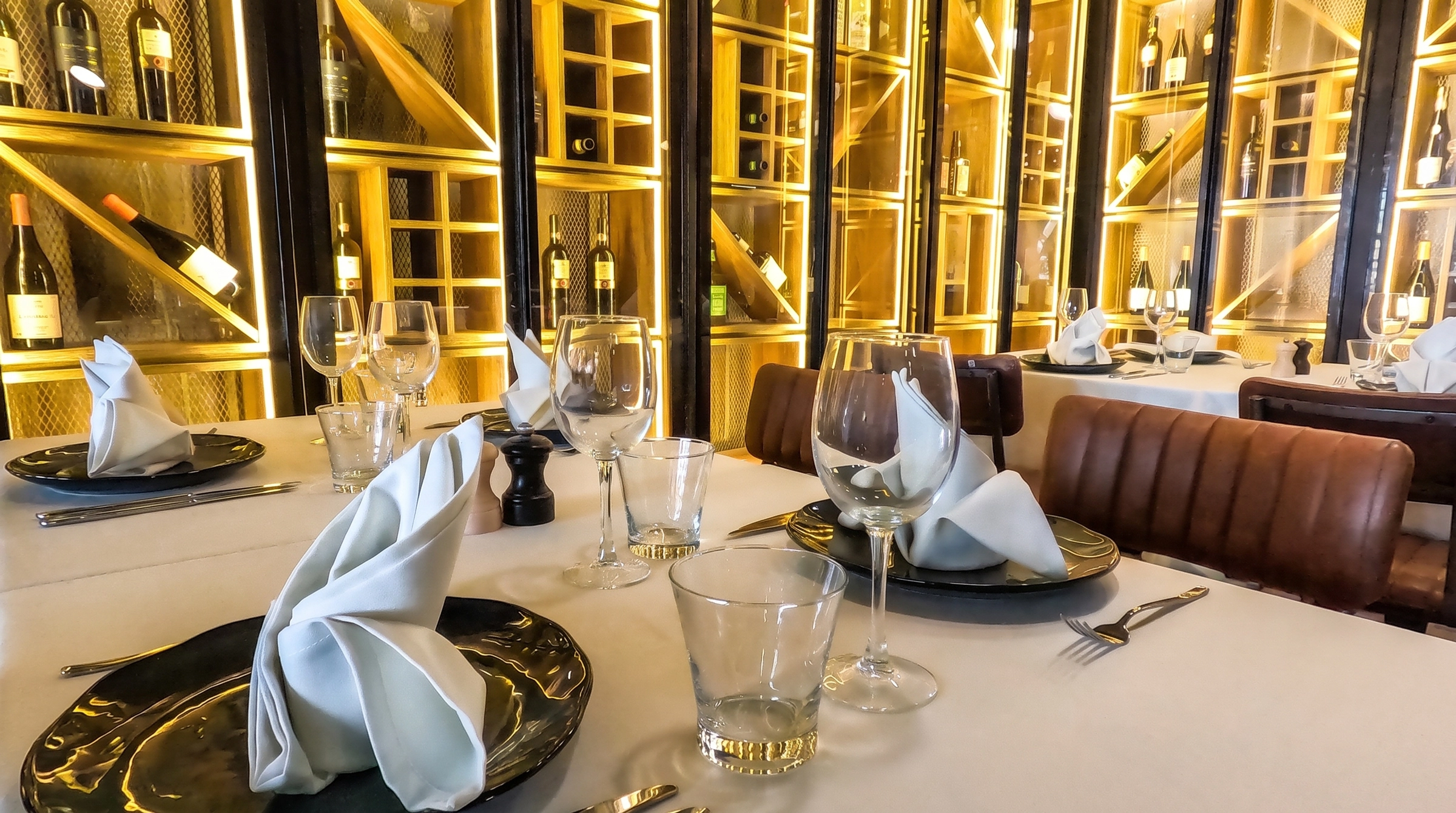 L’espace autour du bar d’Il Capriccio.